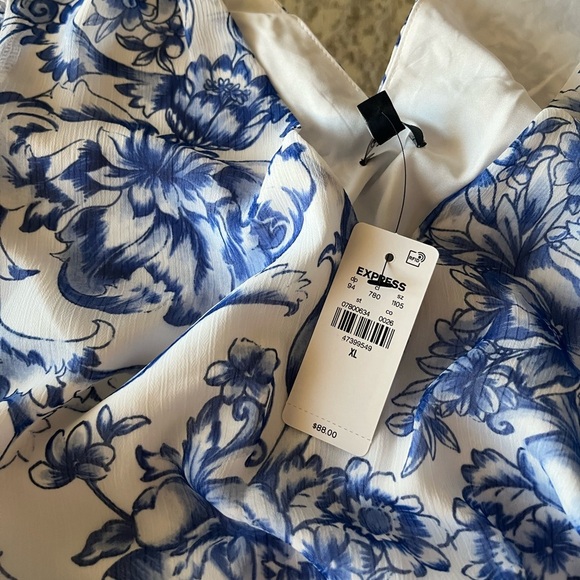 NWT Express Printed V-Neck Flutter Sleeve Smocked Waist Mini Dress, XL - Picture 5 of 6